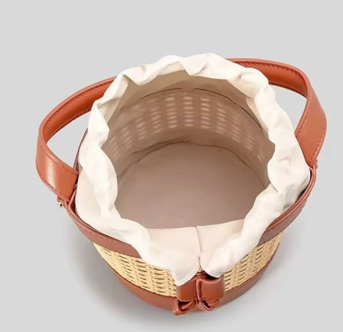 Luxury Women's Straw Woven Bucket Bag